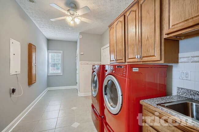 Building Photo - 30 Citron Ct