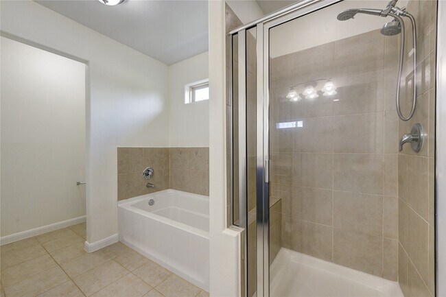Building Photo - 17021 Wilthorne Gardens Ct