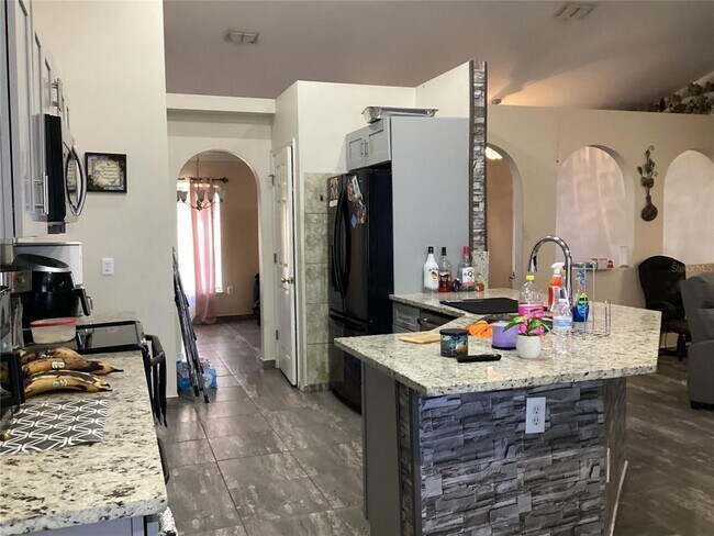 Building Photo - 134 Inconnu Ct