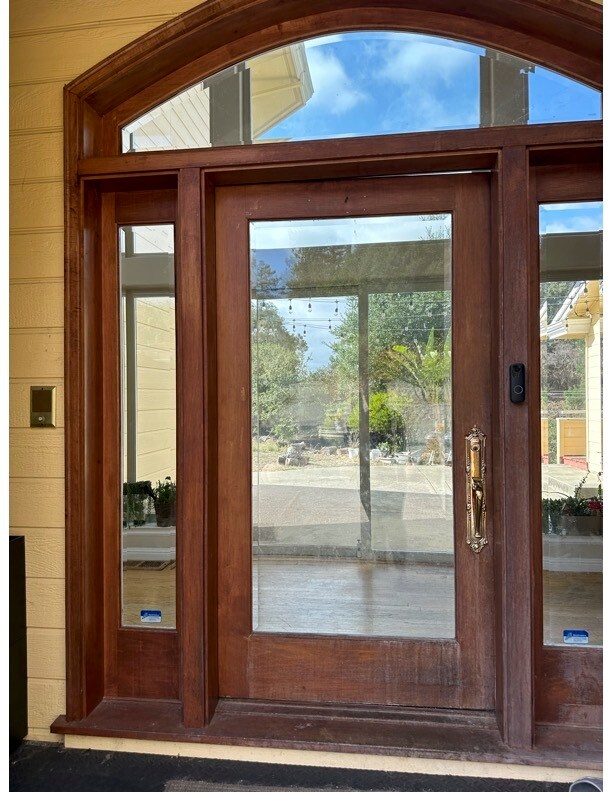 Building Photo - 1129 Brown Ave