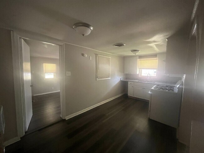 Building Photo - 4 Br 2 Bath Home for rent in NLR