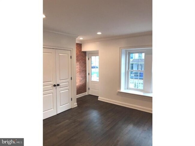 Building Photo - 126 N Wayne St