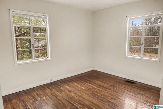 Building Photo - 1520 17th Way SW