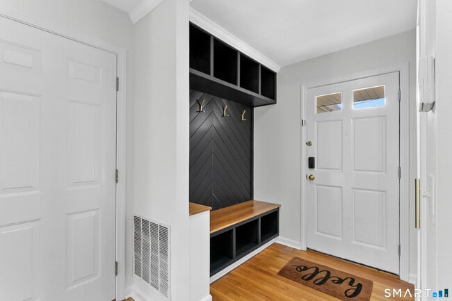 Building Photo - 30 Osborne Pl