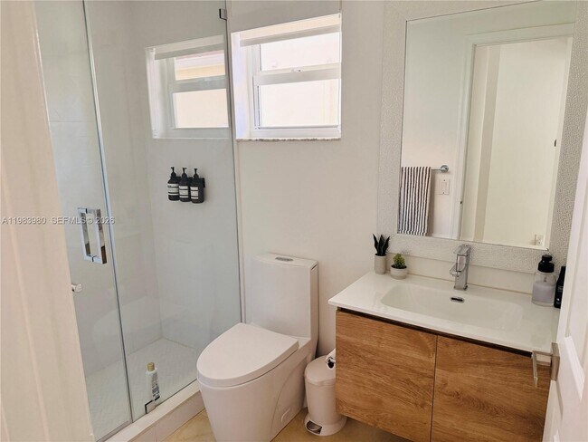 Building Photo - 646 Stanton Dr