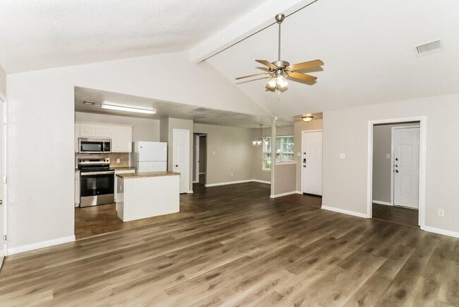 Building Photo - 29114 Red River Loop