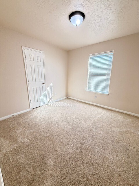 Building Photo - 2602 Shark Cir