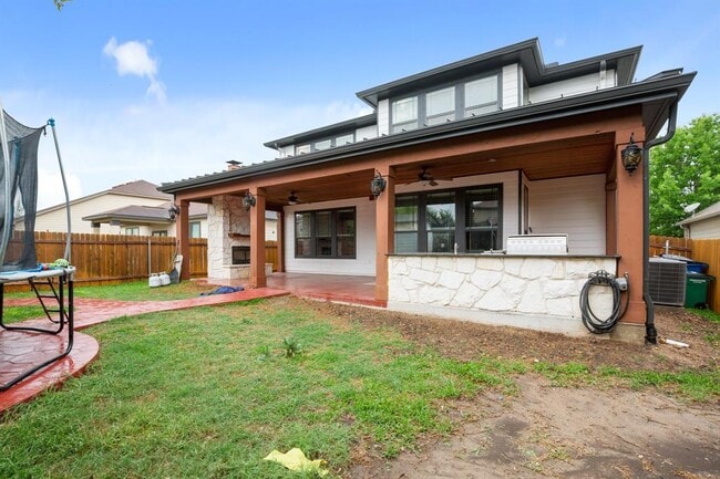 Building Photo - 8717 Panadero Dr