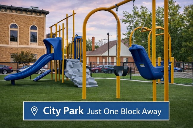 Building Photo - 206 W 7th St