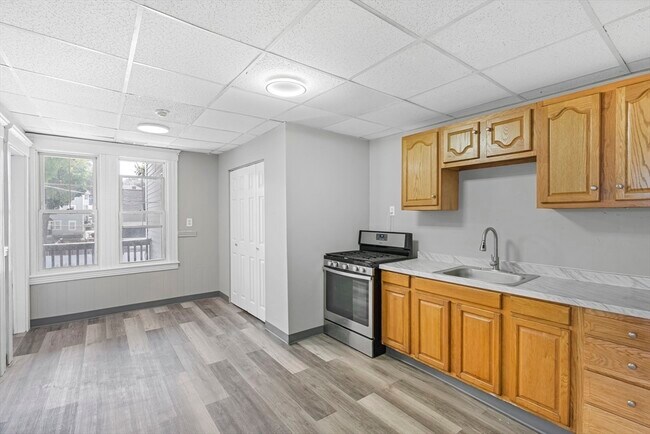 Building Photo - 423 Park Ave