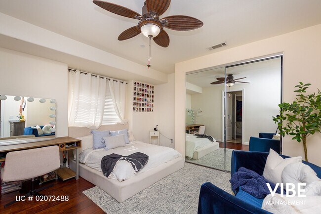 Building Photo - Gated Community-Lynn Oaks Estates Pool Hom...