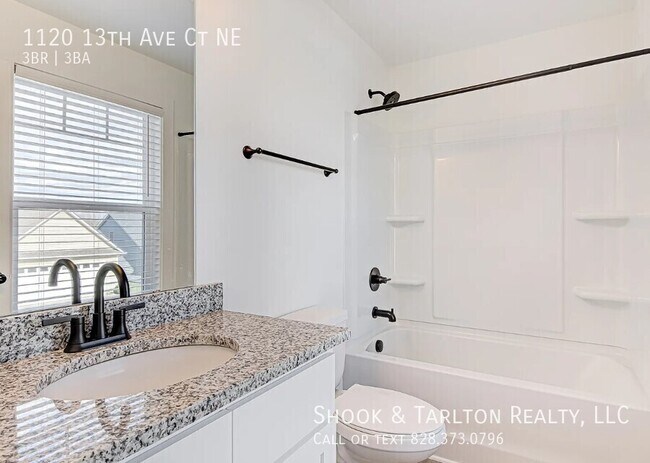 Building Photo - 1120 13th Ave Ct NE