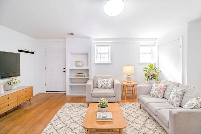 Primary Photo - 236 Christopher Columbus Dr