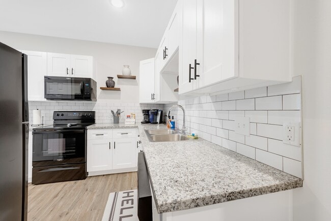 Building Photo - 10317 Lake Rd