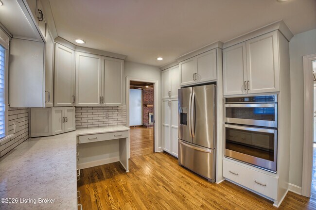 Building Photo - 711 Bedfordshire Rd