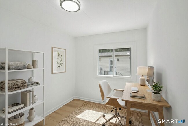 Building Photo - 9 Crescent Park Rd