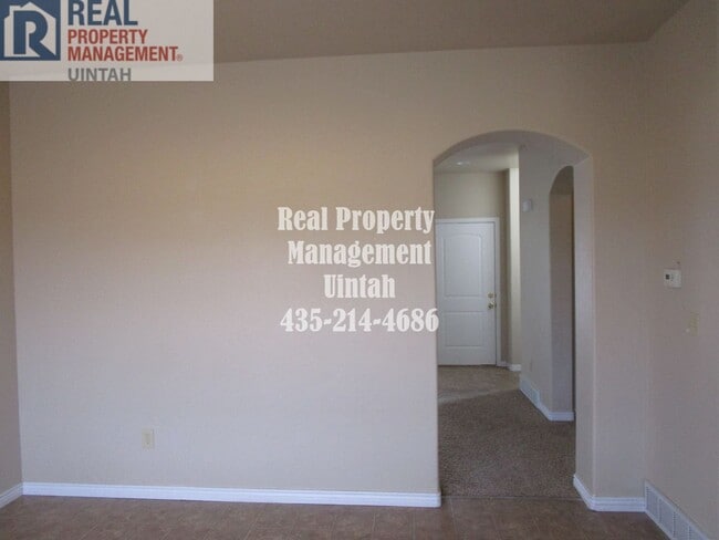 Building Photo - 1640 W 300 S