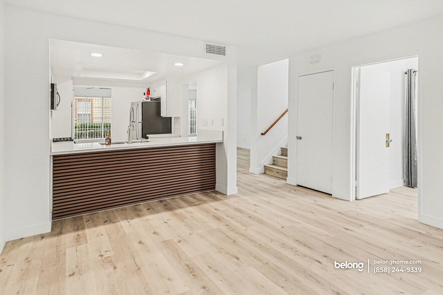 Building Photo - 1447 Manzana Way