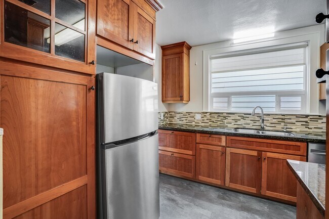 Building Photo - Newly Remodeled 2 Bed, 1 Bath Rental Home in SE Portland!