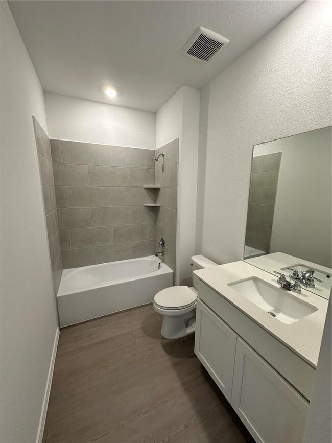 Building Photo - 281 Seven Seas Dr