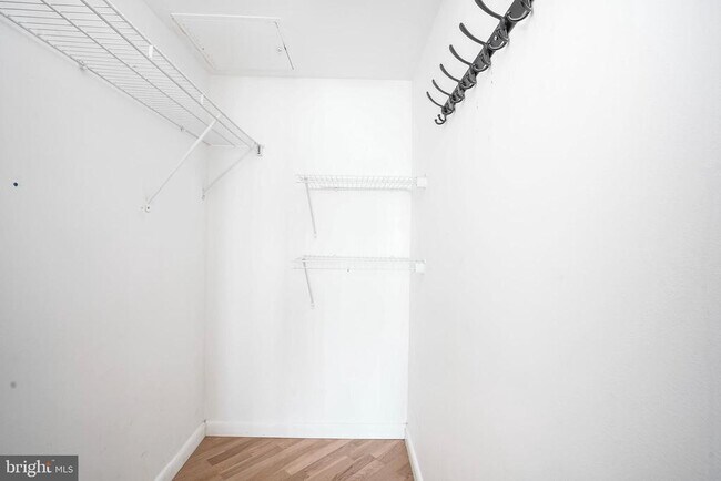 Building Photo - 3 N Christopher Columbus Blvd