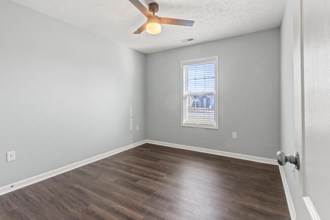 Building Photo - 2842 Weathersby Dr