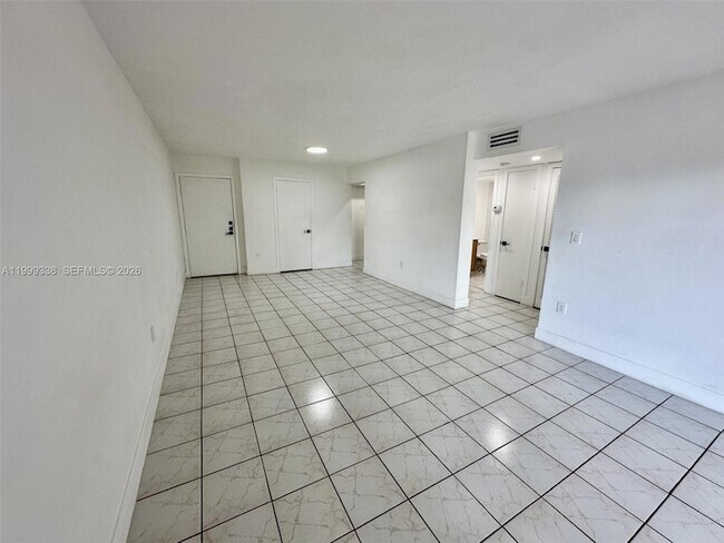 Building Photo - 706 NW 87th Ave