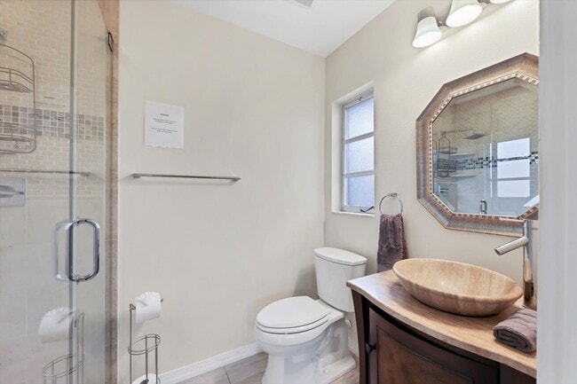 Building Photo - Charming 3 Bed/2 Bath + Den Home in Ringling Park – Minutes to Downtown Sarasota!