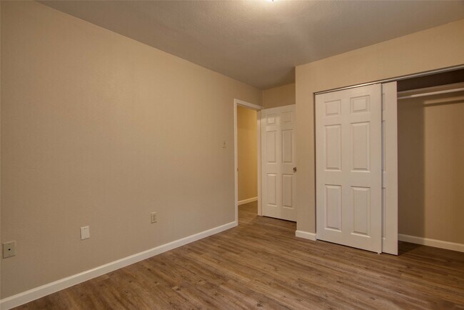 Building Photo - 10055 Hardison Ln