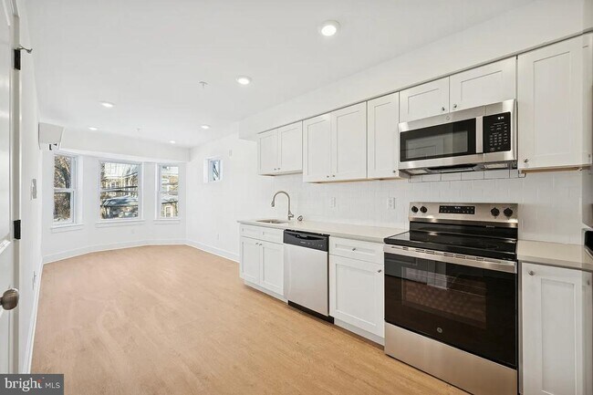 Building Photo - 3413 N 19th St