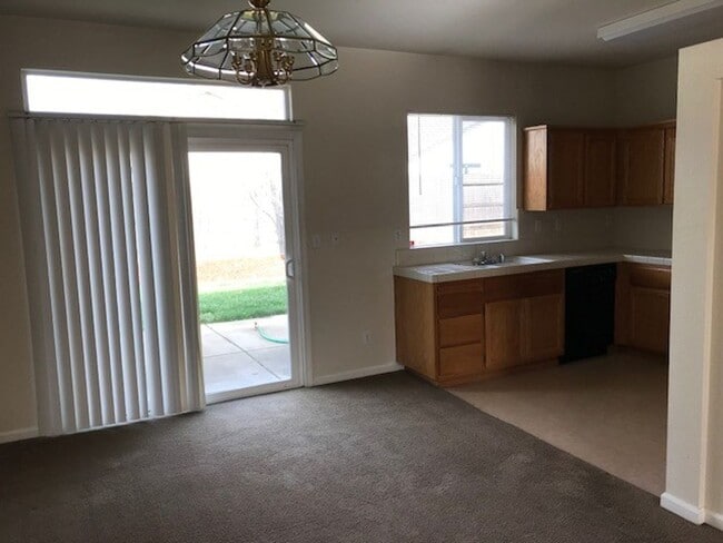 Building Photo - Home Sweet Home!  Adorable 3/2 Single Stor...