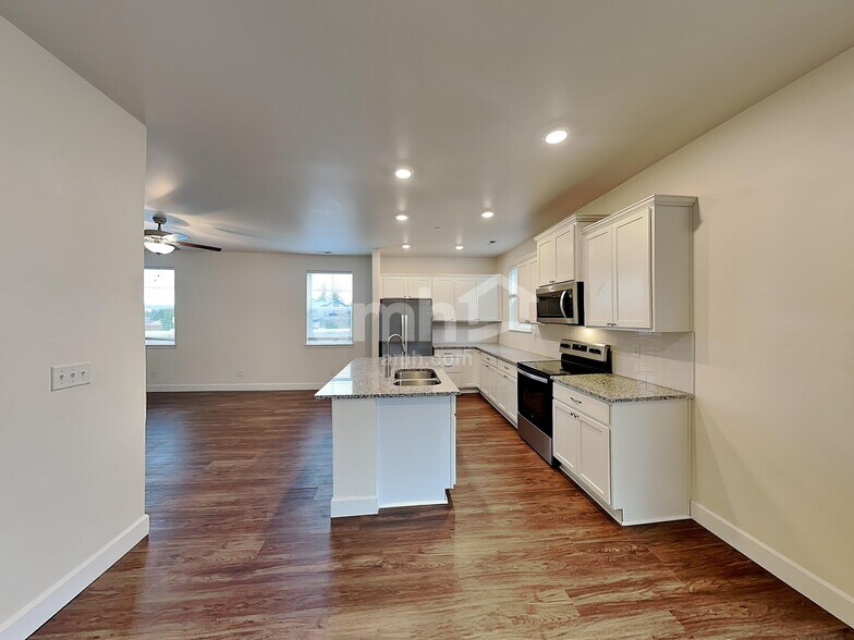 Building Photo - 10601 136th St Ct E