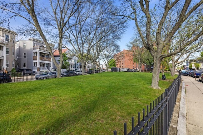 Building Photo - 28 Edison Green