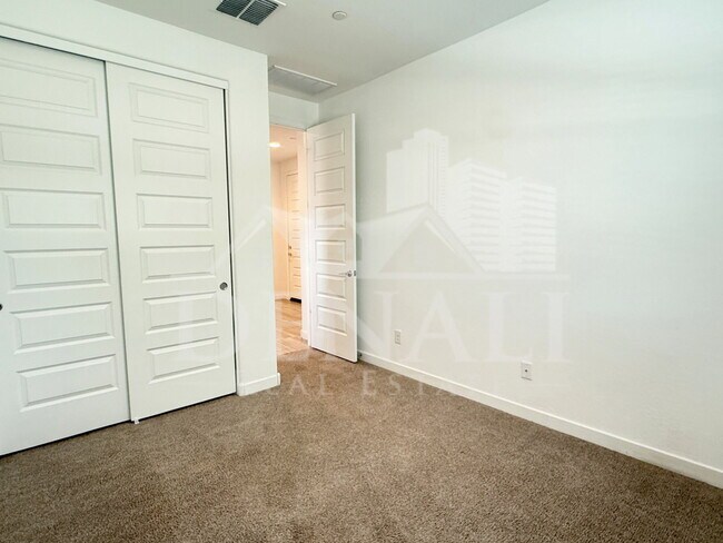 Building Photo - 12523 W Calle de Sol