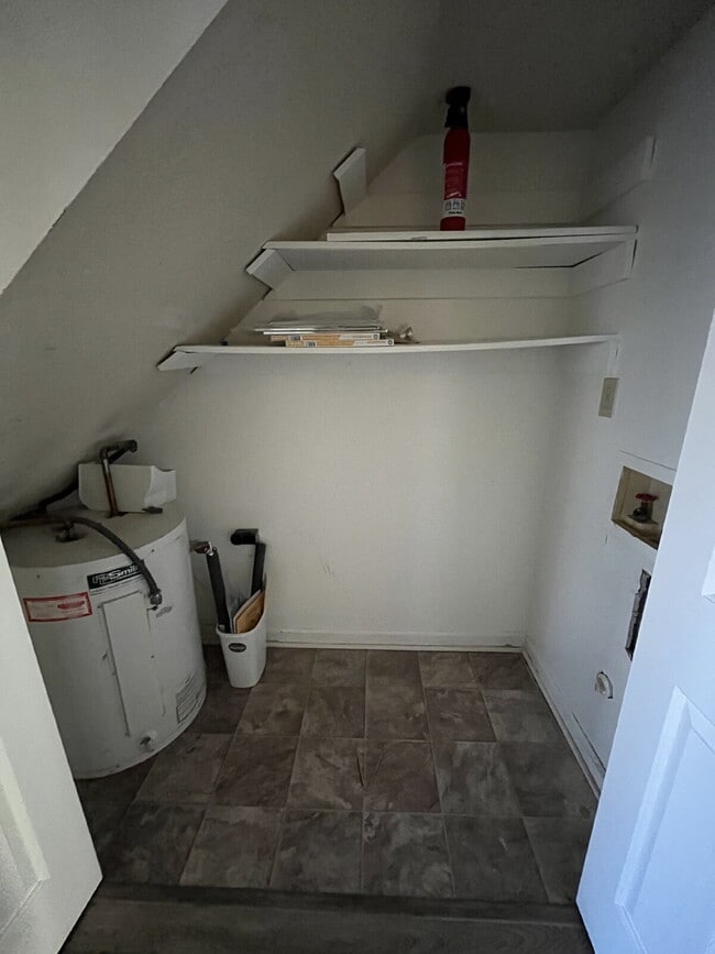 Building Photo - 917 Shelby Dr