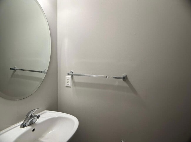 Building Photo - 157 Woodson Dr