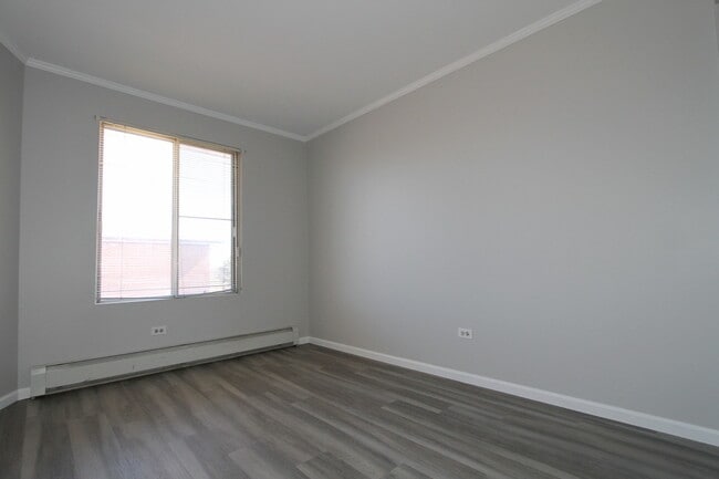 Building Photo - 297 S Gregory St