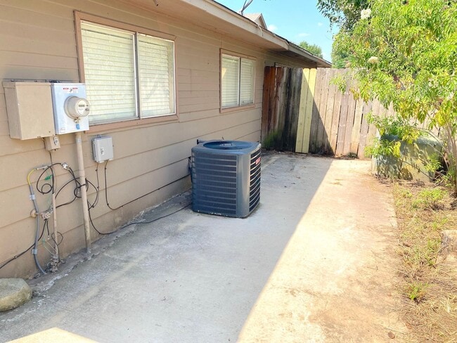 Building Photo - Affordable Duplex