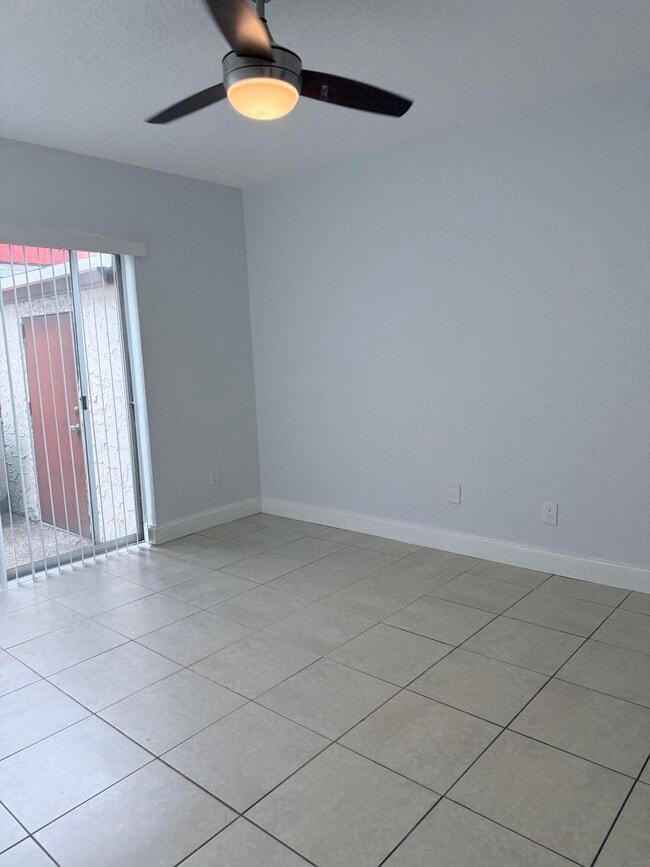 Building Photo - 9640 Oakburst Ln