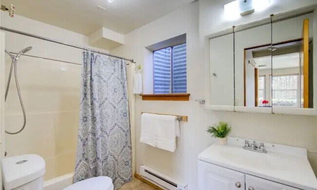 Building Photo - Baran (2018 11th St.)