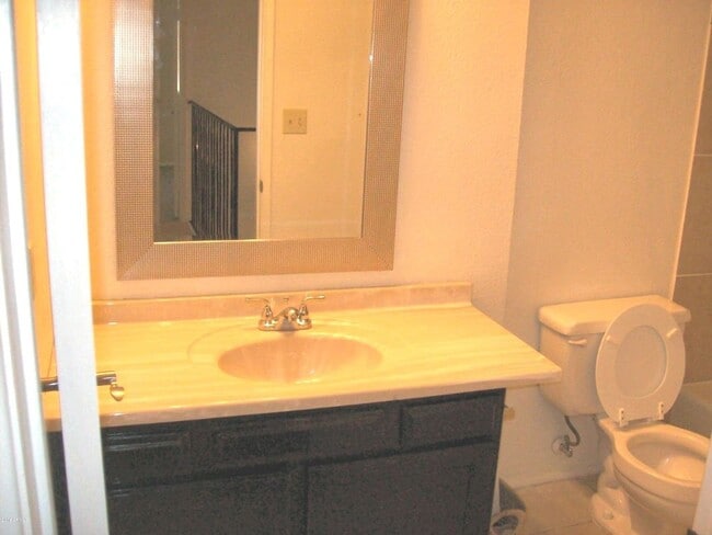 Building Photo - Scottsdale