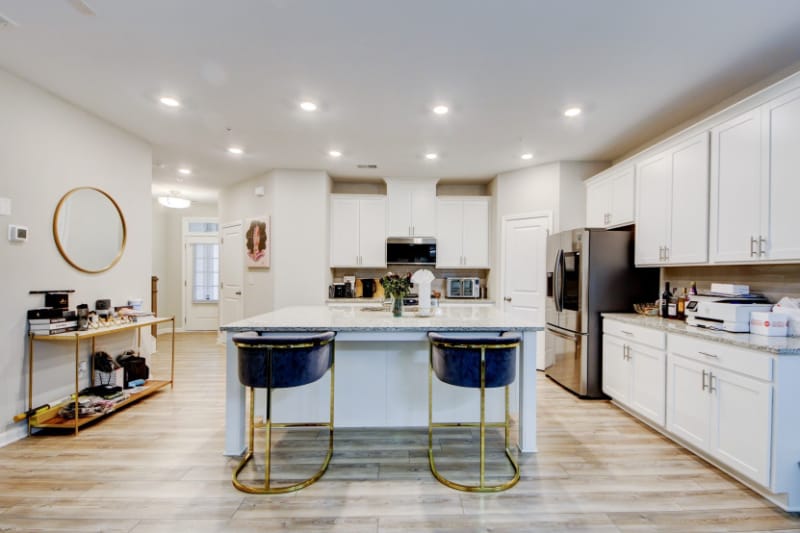 Building Photo - 180 Duval Dr