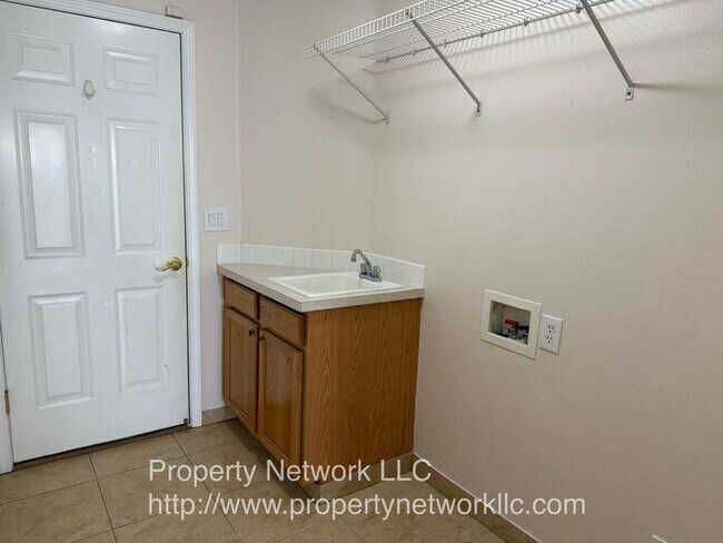Building Photo - Wonderful Gresham 3 Bedroom Home