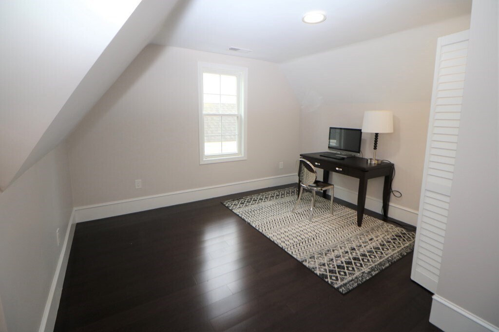 Building Photo - 318 Concord Ave