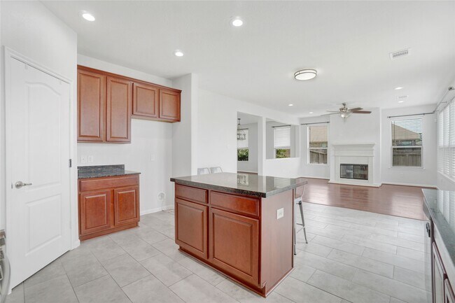 Building Photo - 10514 Kentington Oak Dr
