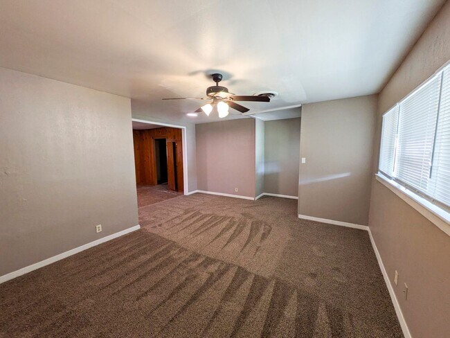 Building Photo - 3265 East Dr