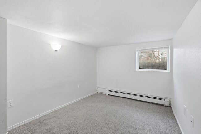 Building Photo - 3027 S Arthur St