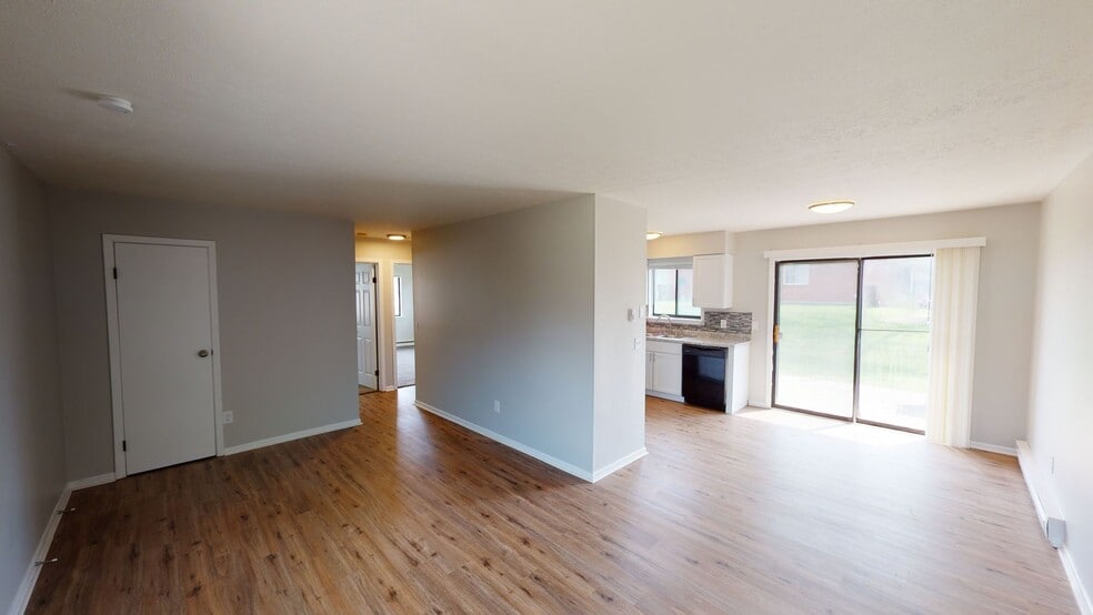 Building Photo - Waynedale Circle Apartments
