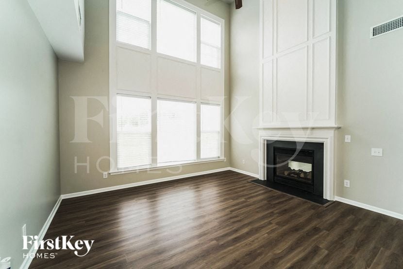 Building Photo - 10435 Olde Ivy Way