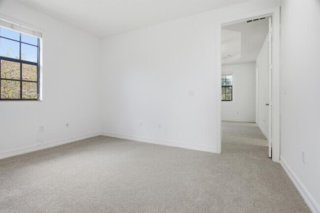 Building Photo - 13023 Riverwalk Cir S